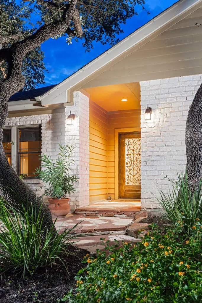 This image is by VanRossun Contracting.